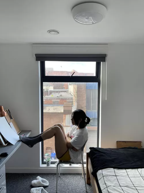 do people judge you if you wear crocs?