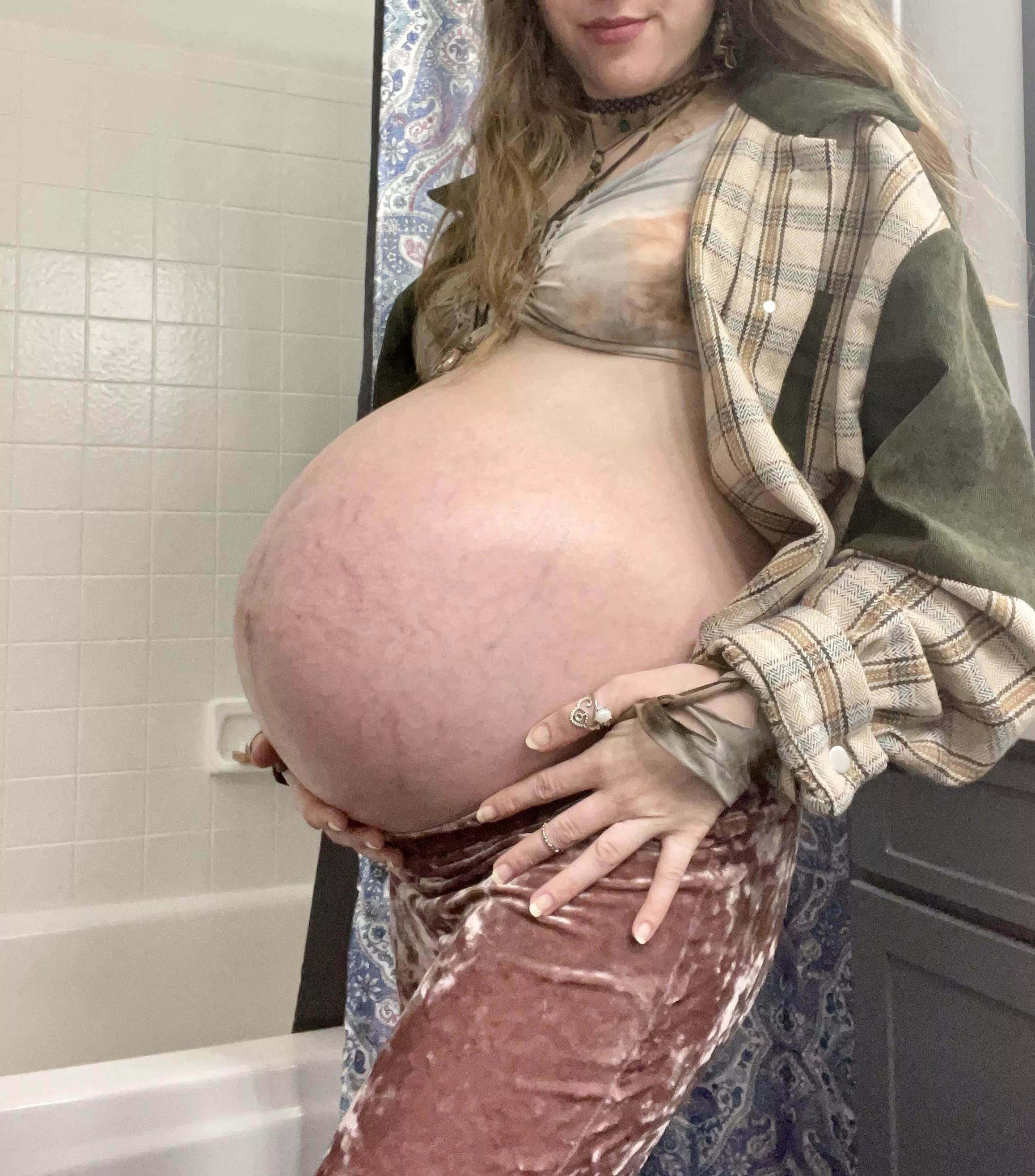 Do you like my 37 week belly? 😜