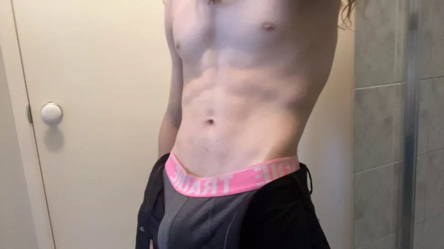 Do you like my bulge🤭🤭