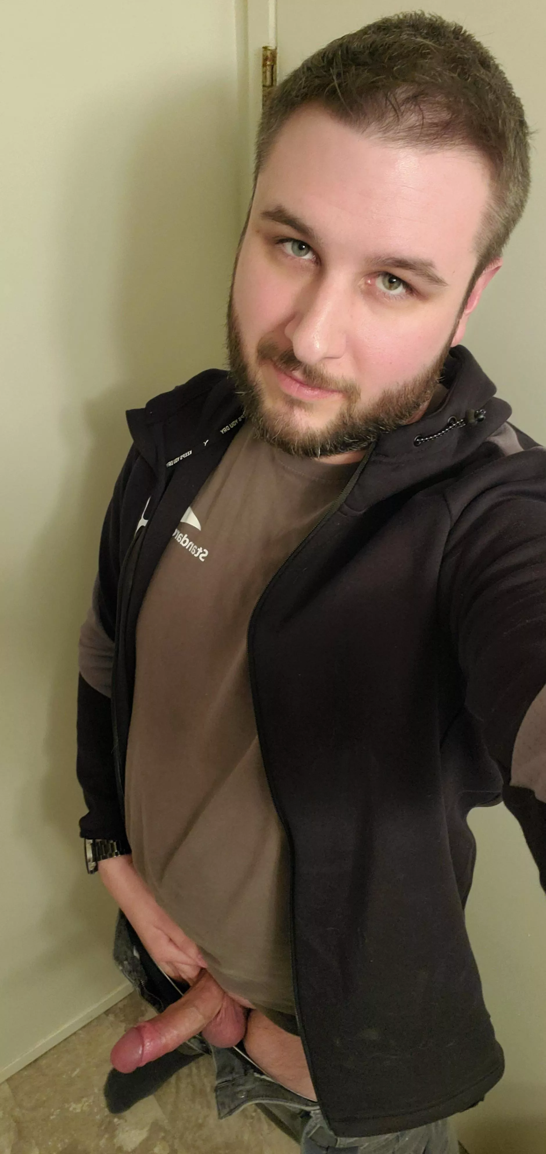 Fresh haircut and feeling good. How's your Friday?