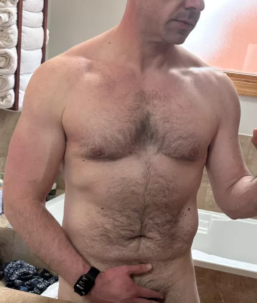 I've been working on my dad bod. What do you think? (41)