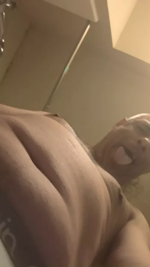 Just a 51 yr old trying to look sexy lol