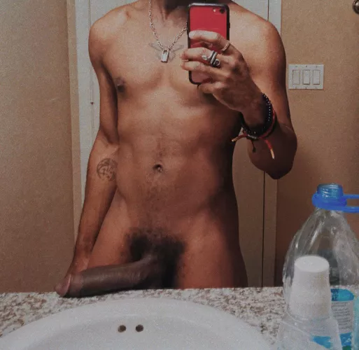 just a horny college boy who needs attention (and a tight pussy) 😏