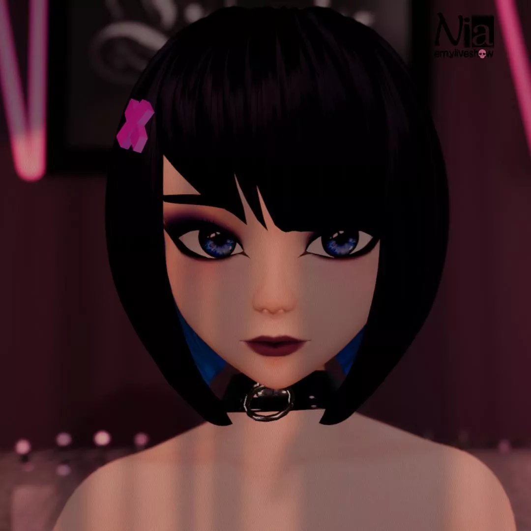 Look into my puppy eyes 💙 https://chaturbate.com/emyliveshow