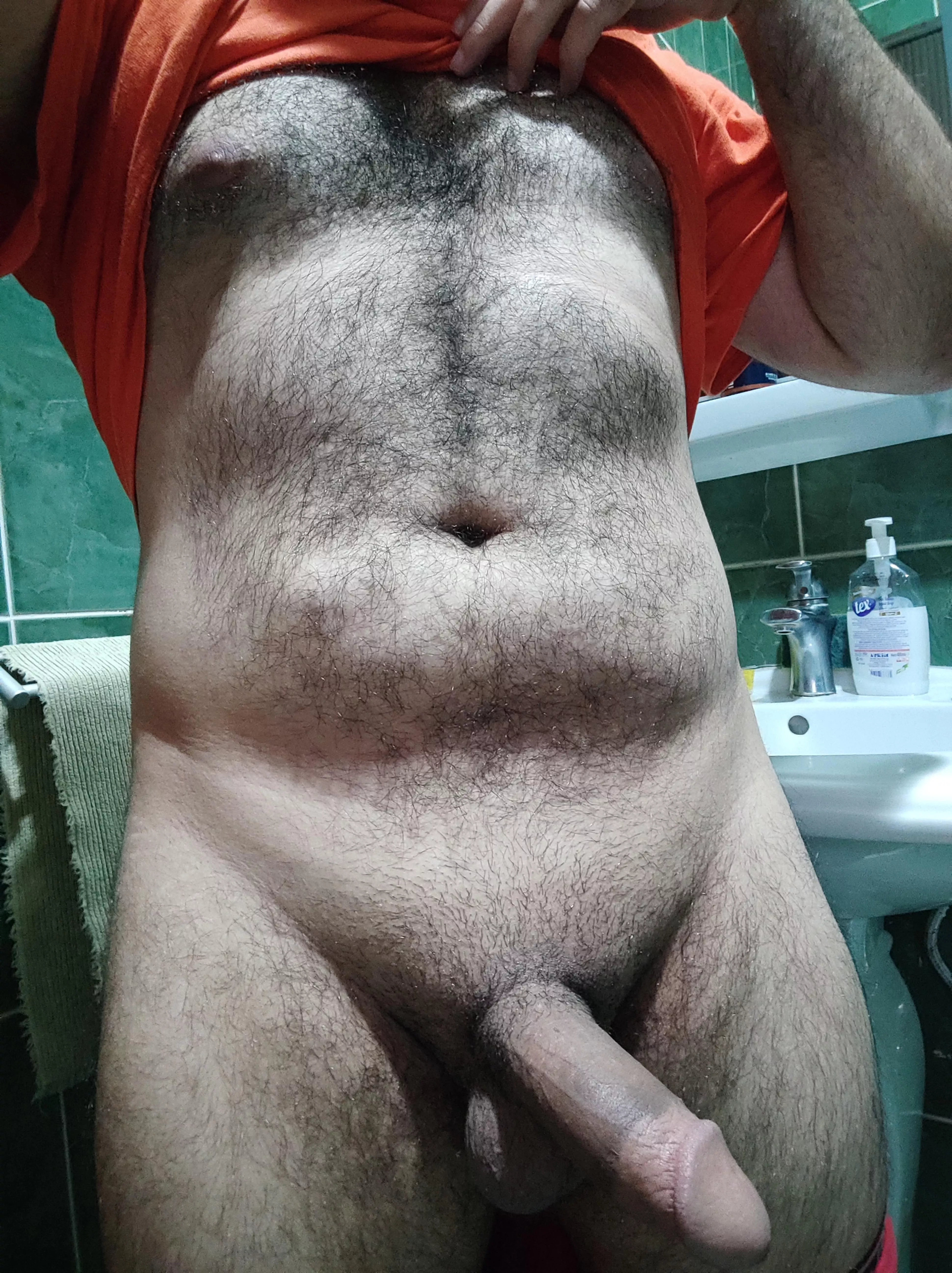 (M)26 straight, First post here, DM's are open