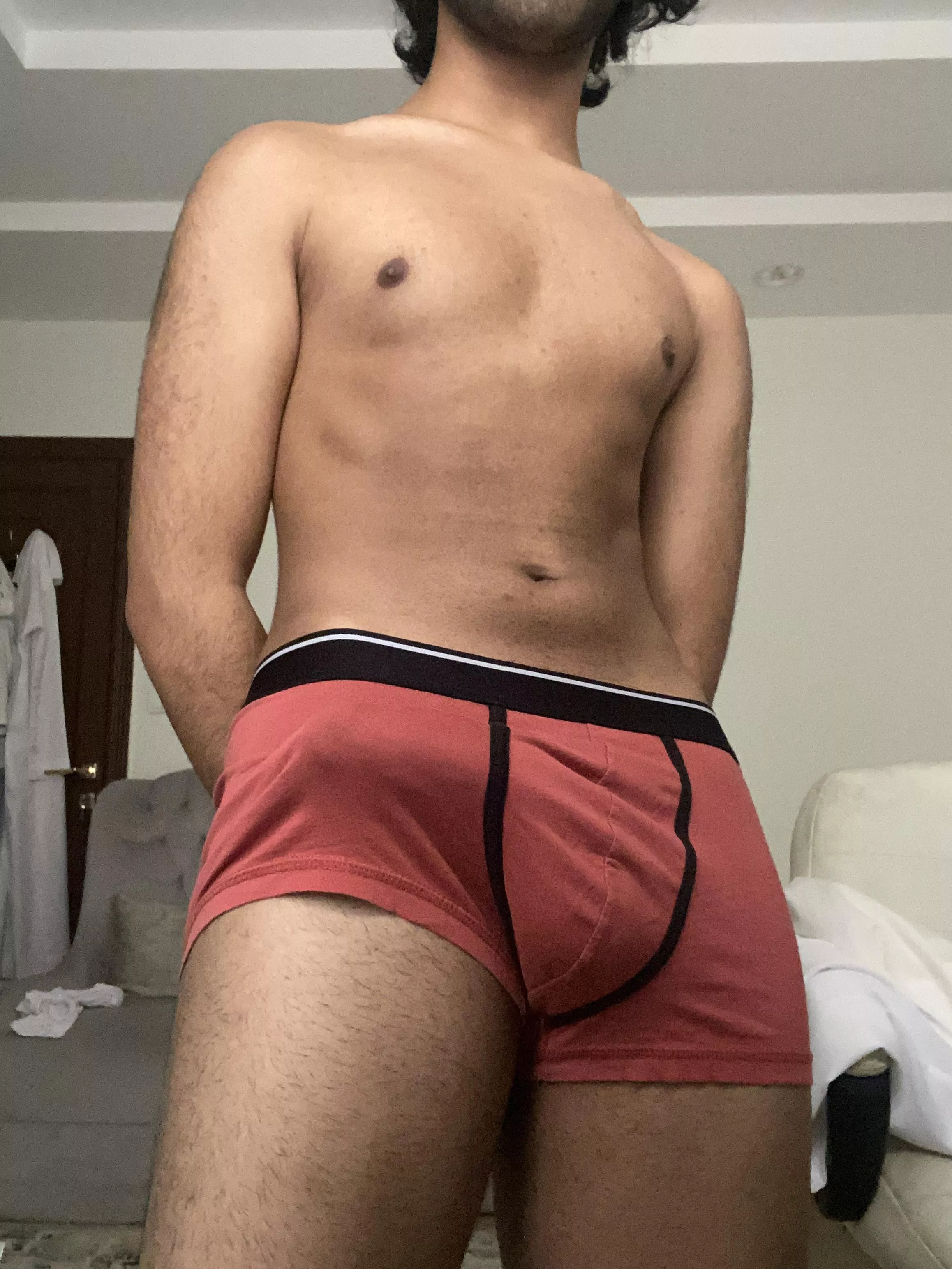 Morning wood bulge pic💦