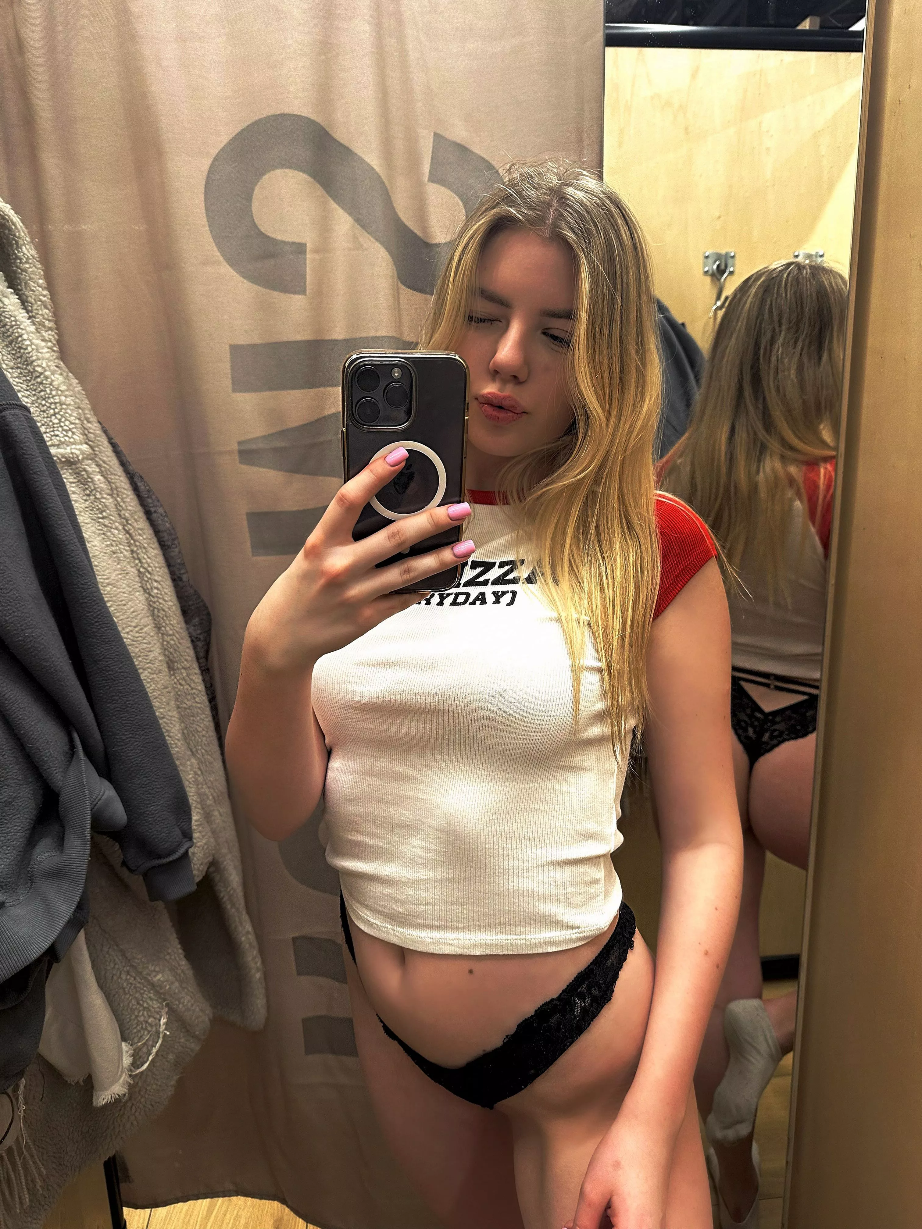 No words no letters I’m yours…