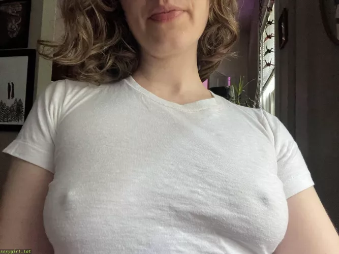 Not sure I have the confidence to go outside braless in this shirt…