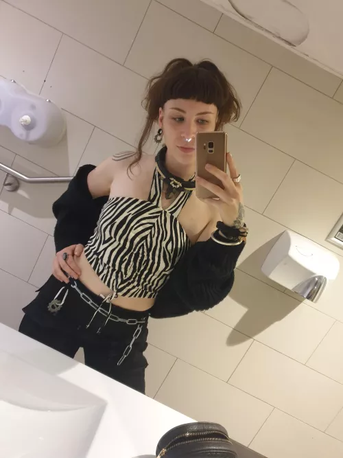 Not sure if I'm nailing the selfie game, but wanted to give it a try [F23] [F]