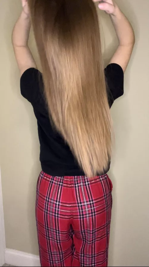 Screenshot from my ponytail video 🤪 make the arrow red if you like my big ponytail 🥰