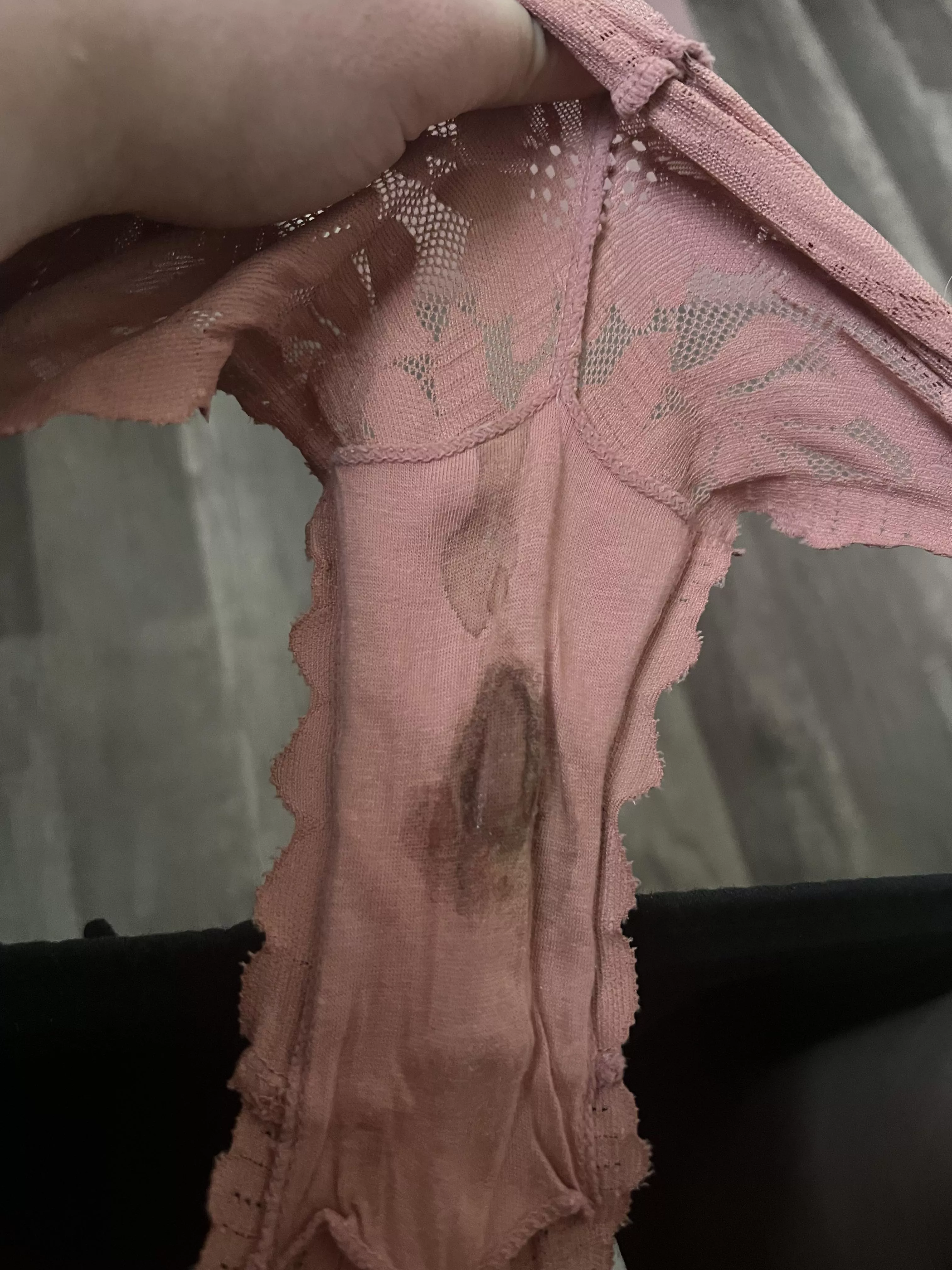 [Selling] very dirty, very stinky cheekies 😈😈😈 check out the gusset! Free ship and track with face pics included.