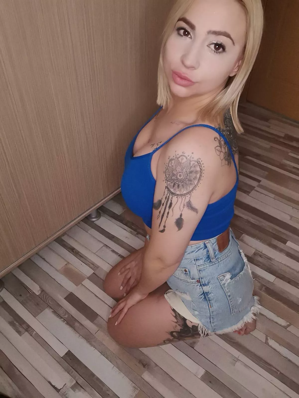 Should I give you a quick blowjob❓