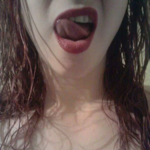 The hotwife is waiting...