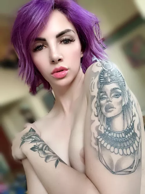 The only time I indulge in makeup is to cover up bedroom battle wounds 😈🤤🫦🩸