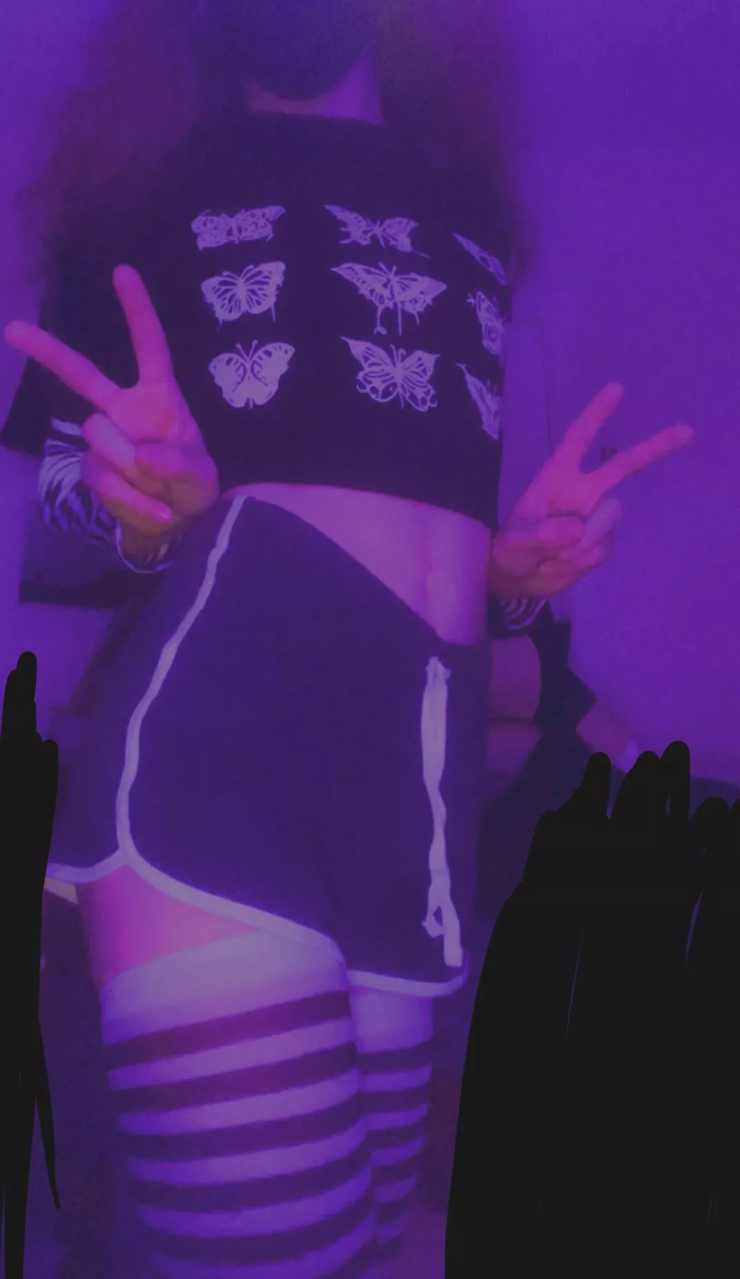 took a lot of pics with this outfit tonight so stay tuned for more~<3