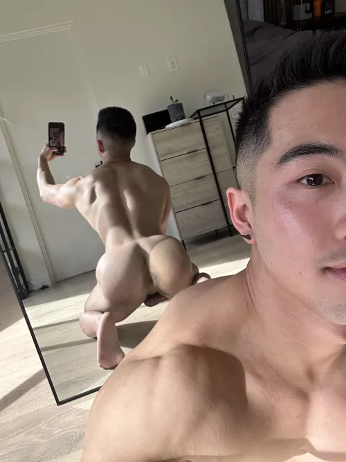 Took some updated nudes yesterday and was pretty happy with my 🍑 progress