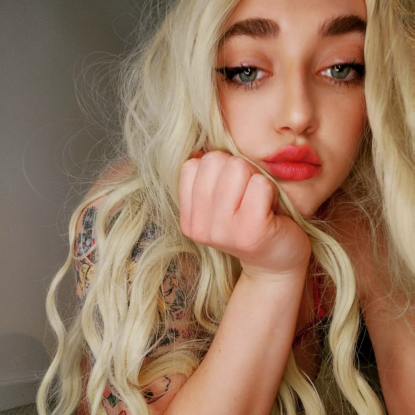 UwU 🍑 do you like a pretty girl with thick ass? [OC]