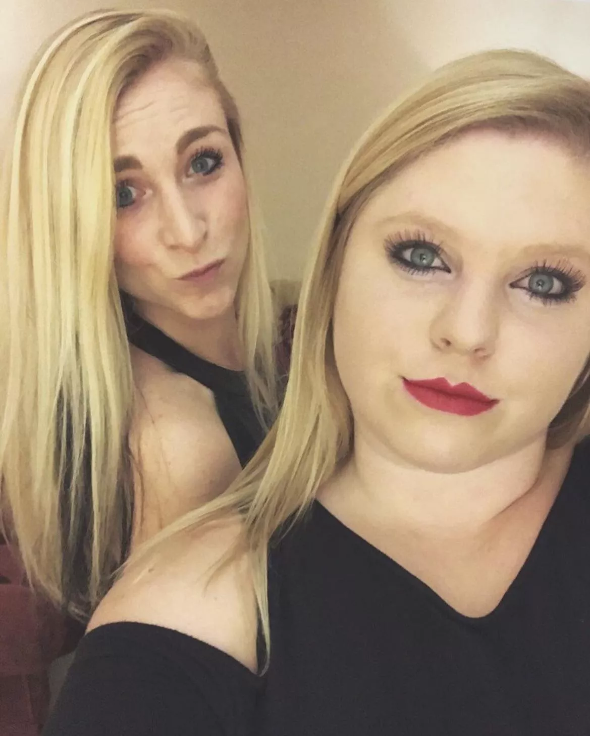 Which blonde roommate