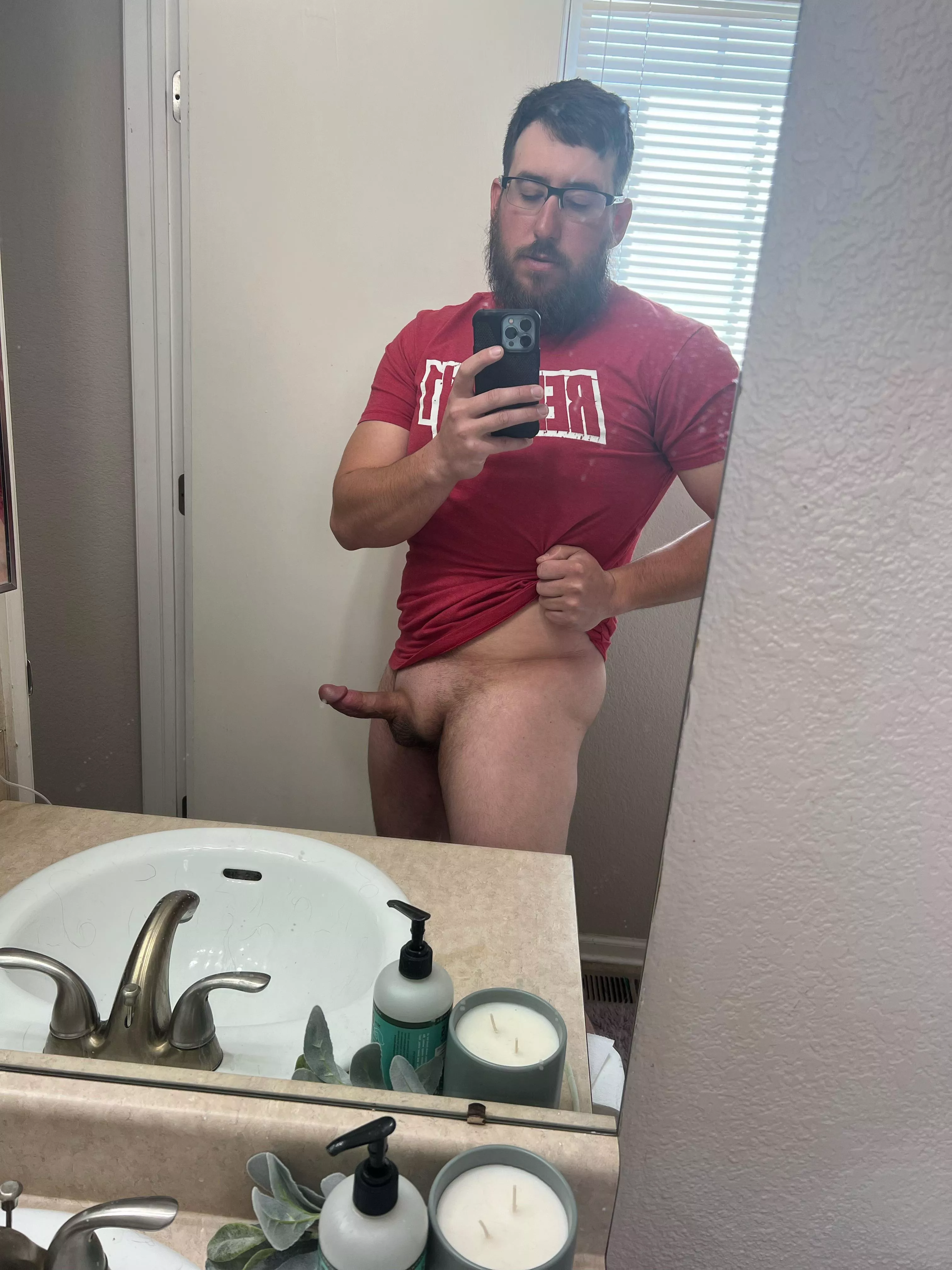 You would love feeling me deep inside you after leg day