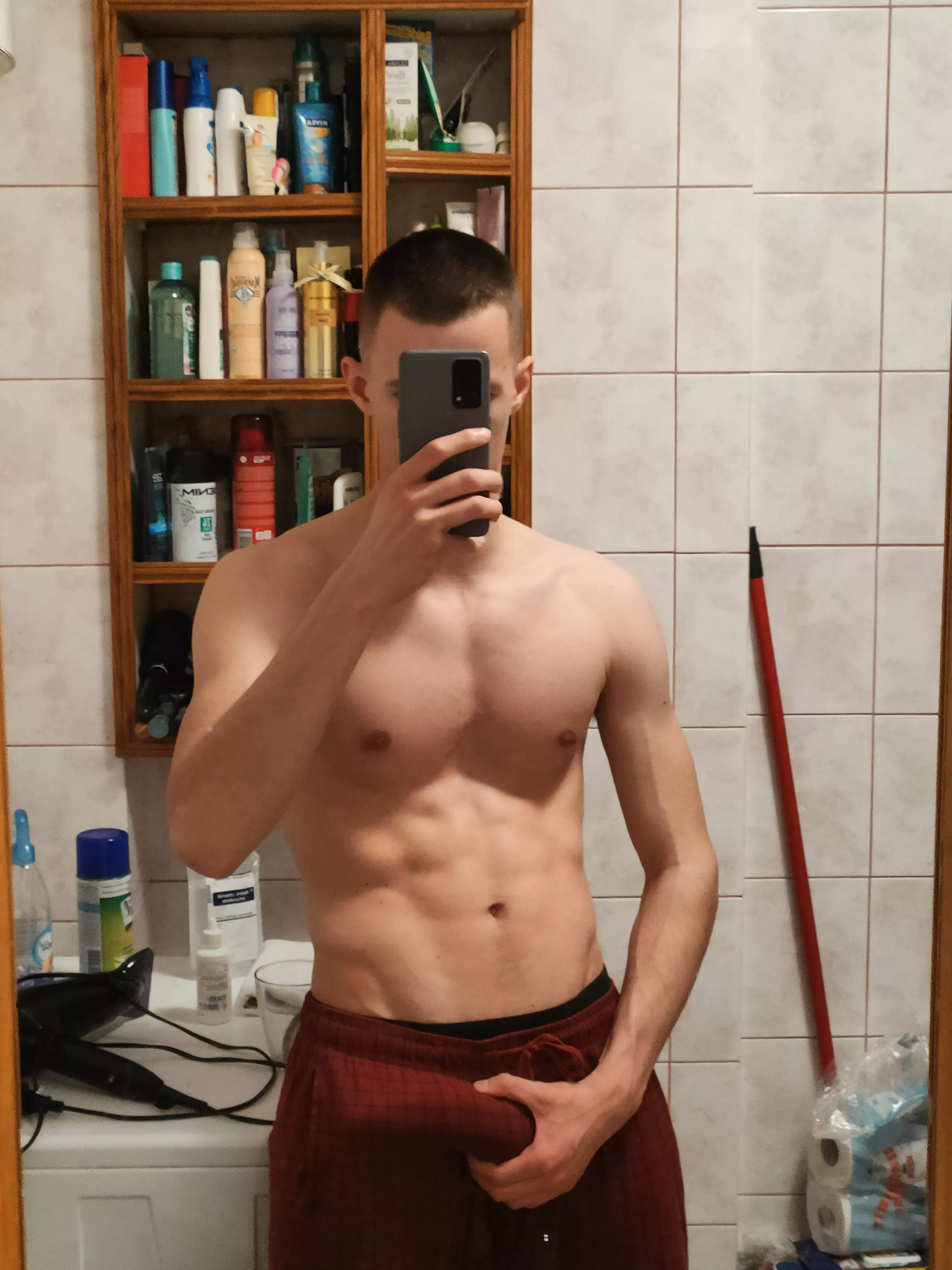 19 verse for bwc and bbc onley :) send asl and dickpic when add sc: mijatovic_mijat