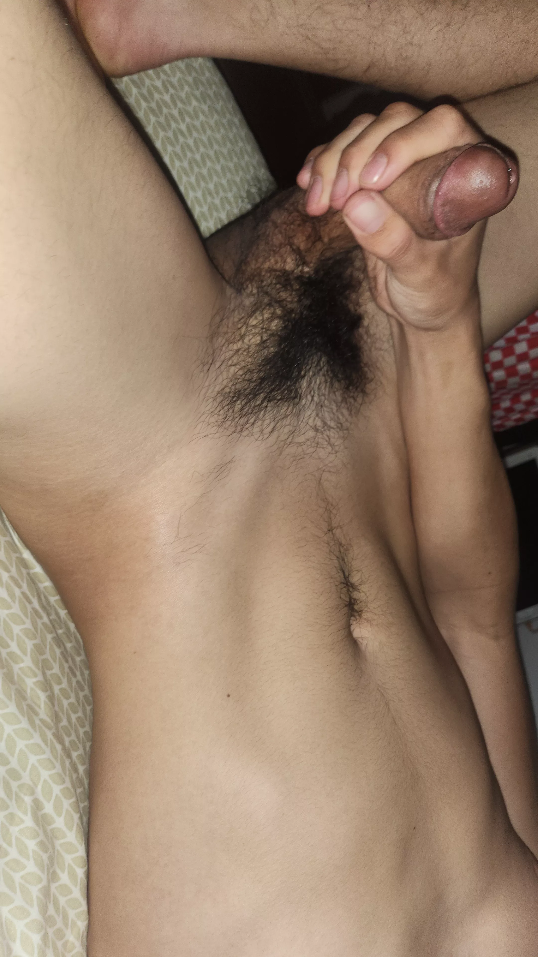 20 Twink. @dohn_j23. White+ feet+ face+ muscly+ hairy+