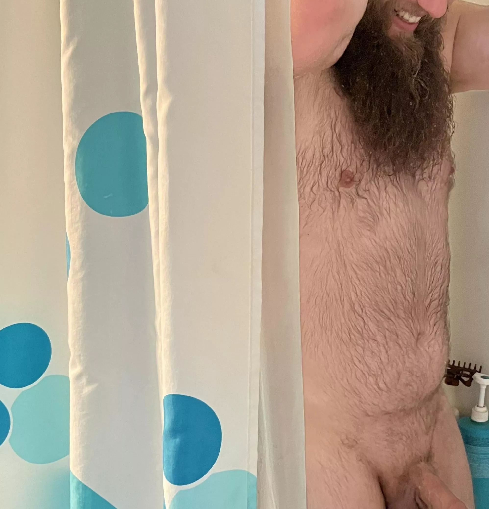 All smiles in the 🚿🚿. 😄😄