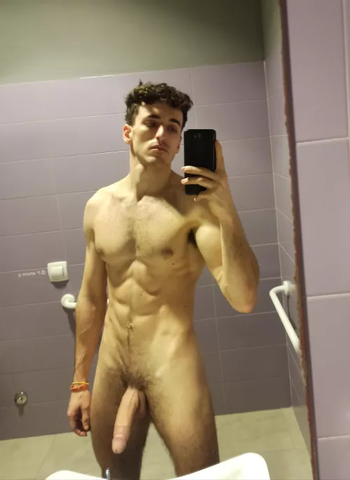 any bros that would like to suck my cock in the gym's bathroom? (25)