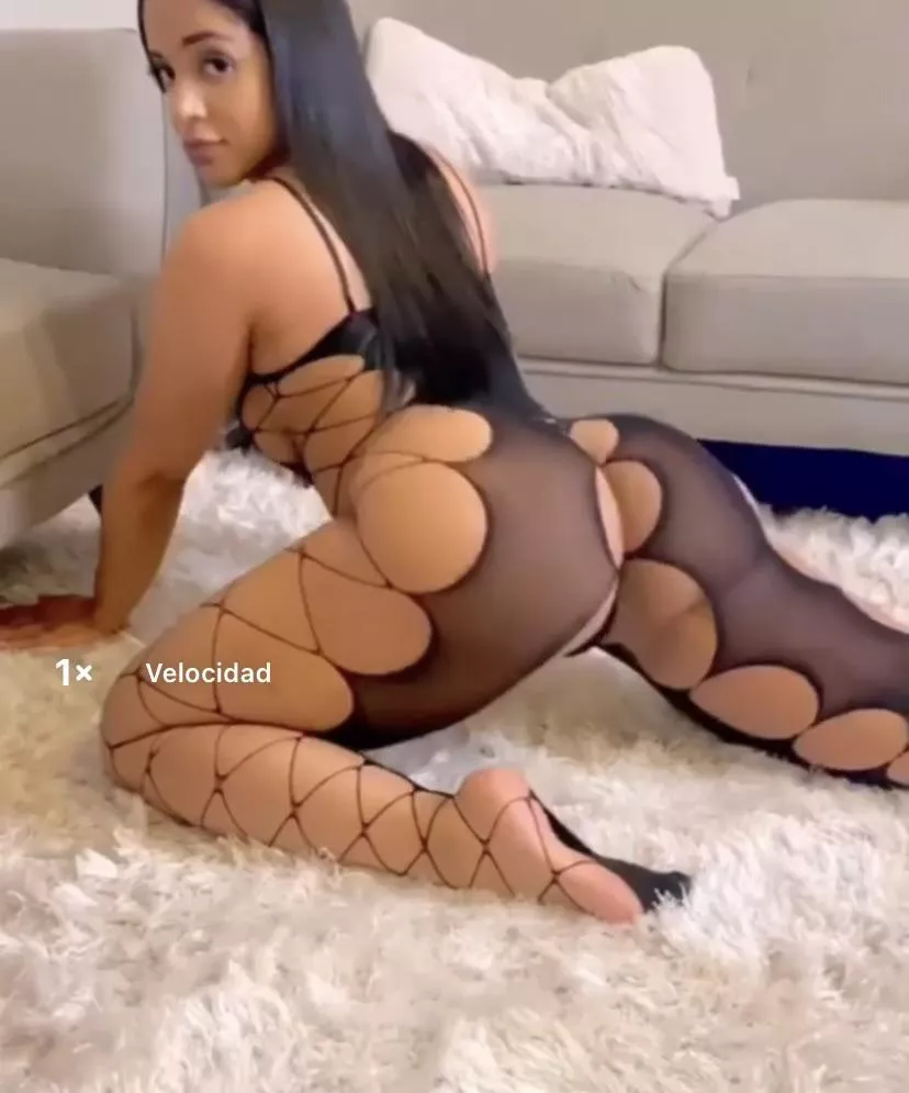 Anyone know her name ?