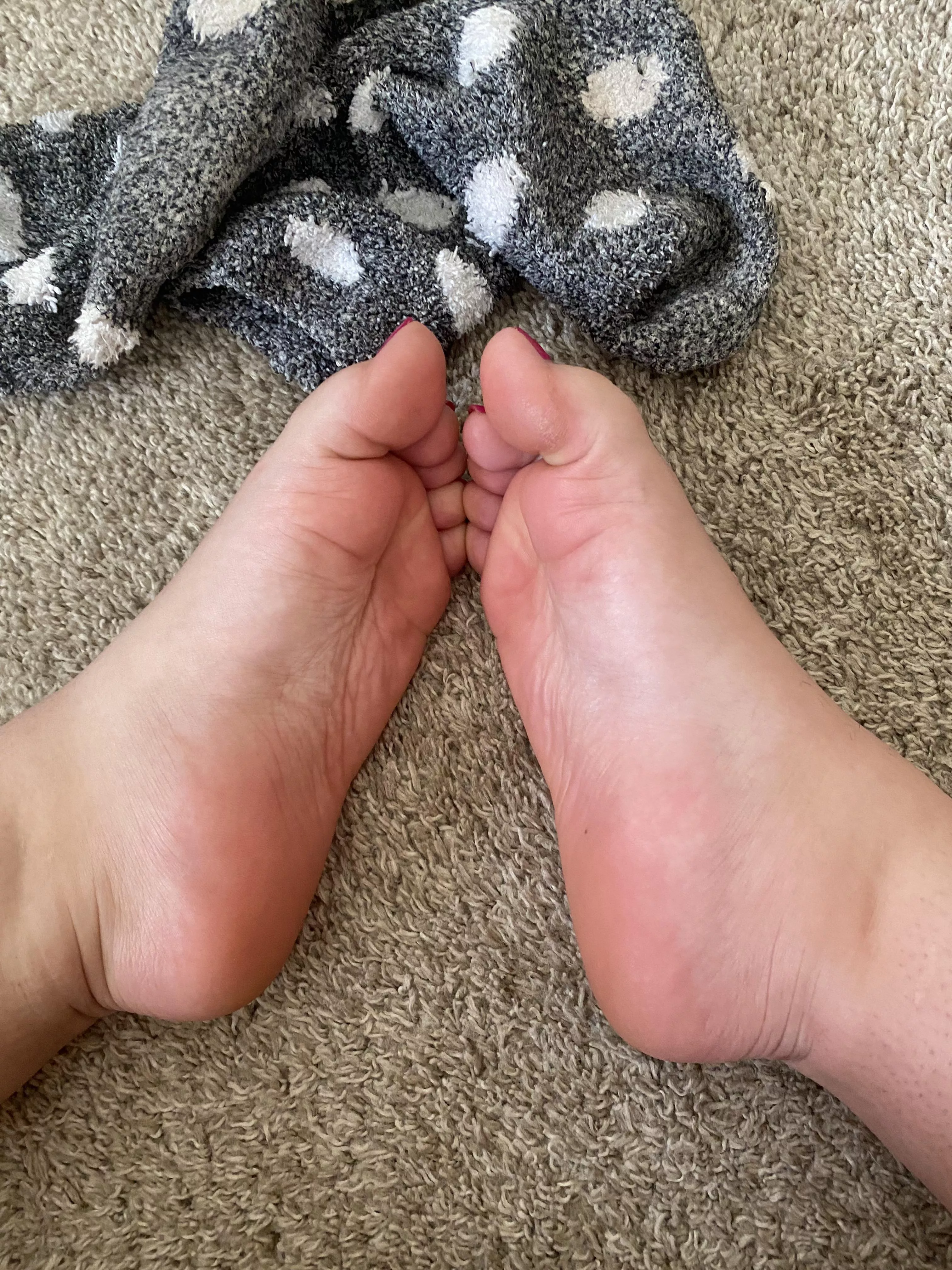 Come lick my sweaty soles!