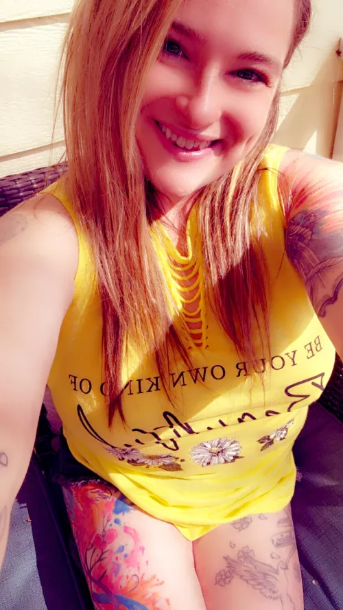 GAMER GIRL AT YOUR SERVICE 😜