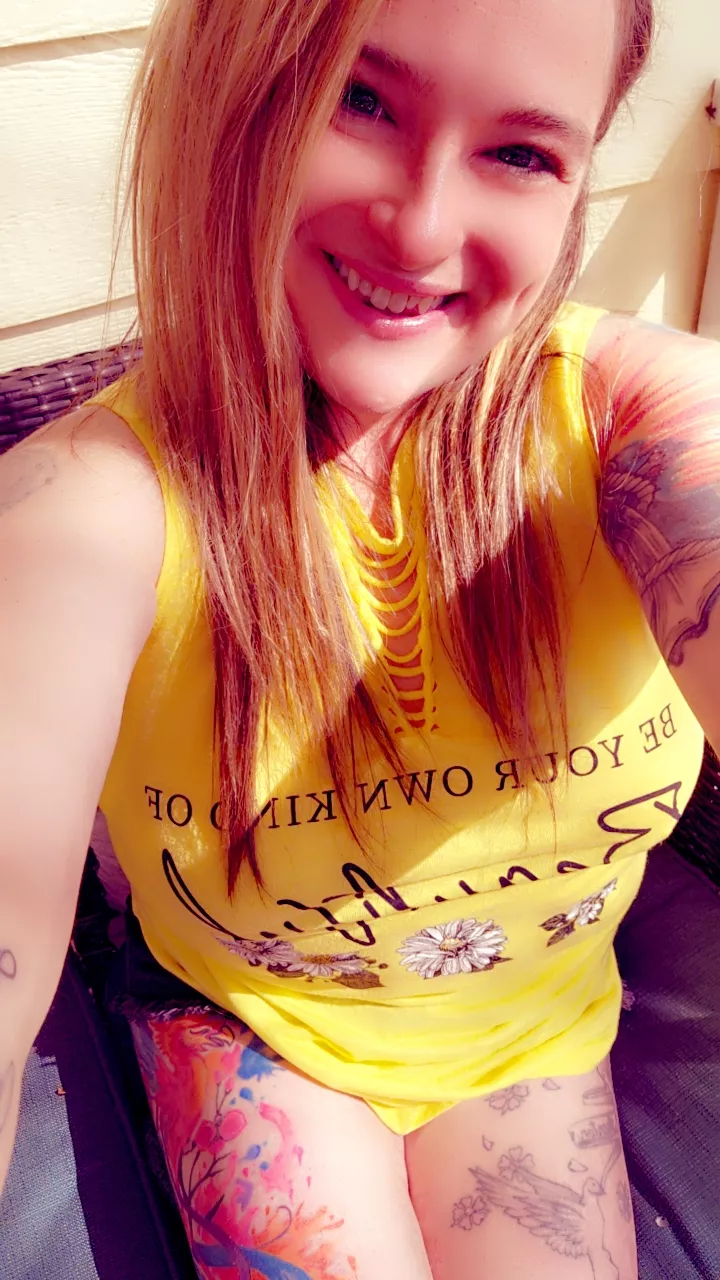 GAMER GIRL AT YOUR SERVICE 😜