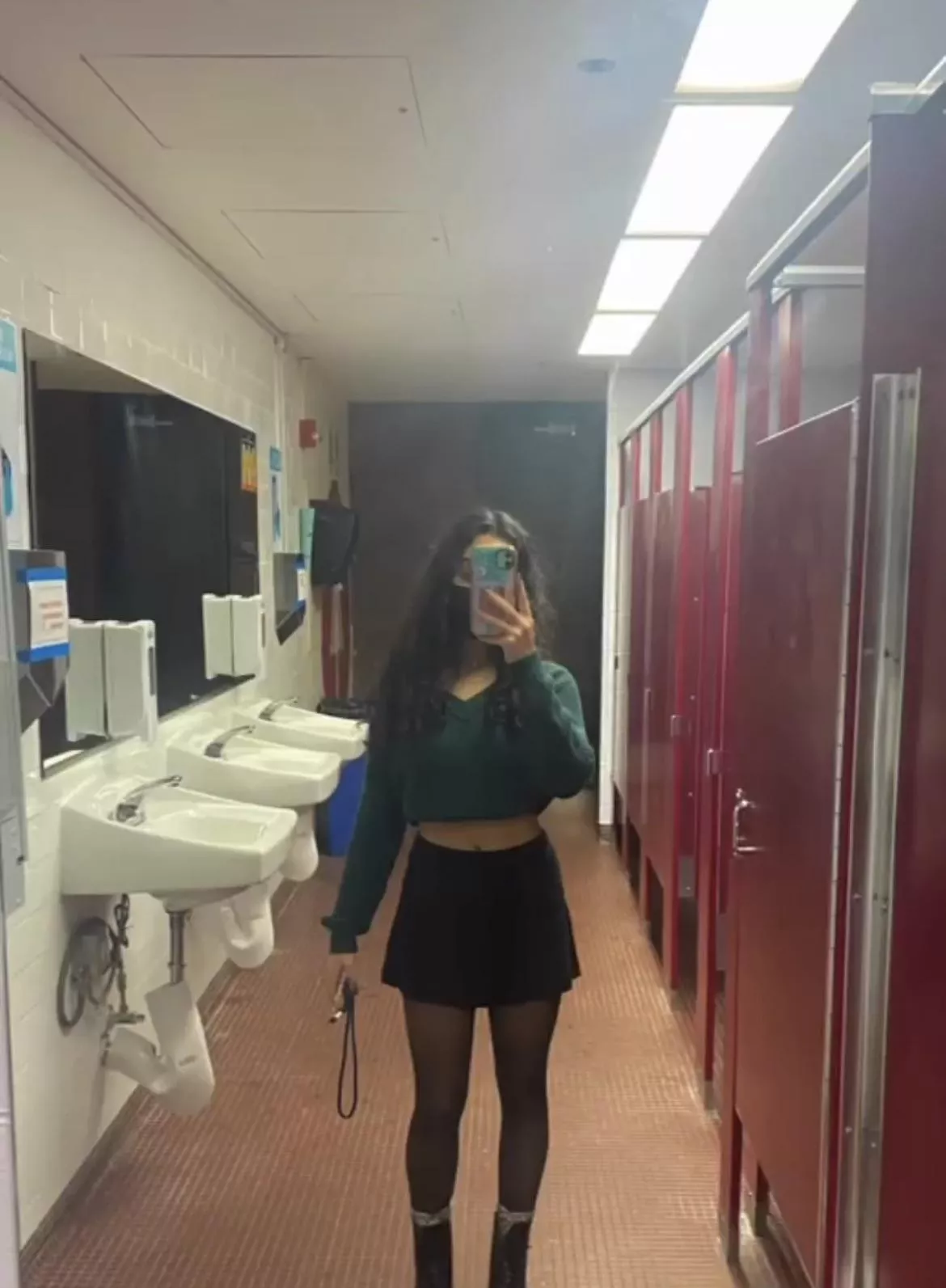 Got a lot of dirty looks from classmates and teachers but I wore my first fem outfit to school