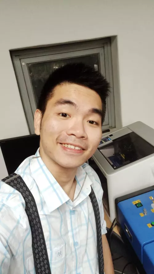 Hello everyone. I am a new student moving to South Korea to study. It would be lovely if I could make friends and hang out here. Have a nice day to all. 😄😄😊😊