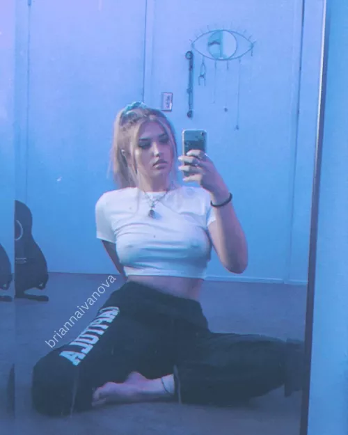 Hii im brii new here! come see more of me ;)