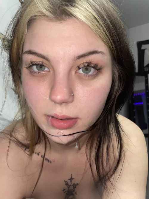 I crave loads on my face😍 Cum and add yours💋