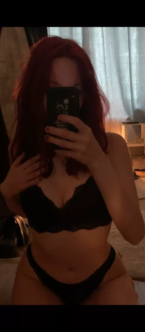 If u find my pictures on Hotpic.cc and proove me u will get a reward... ;)