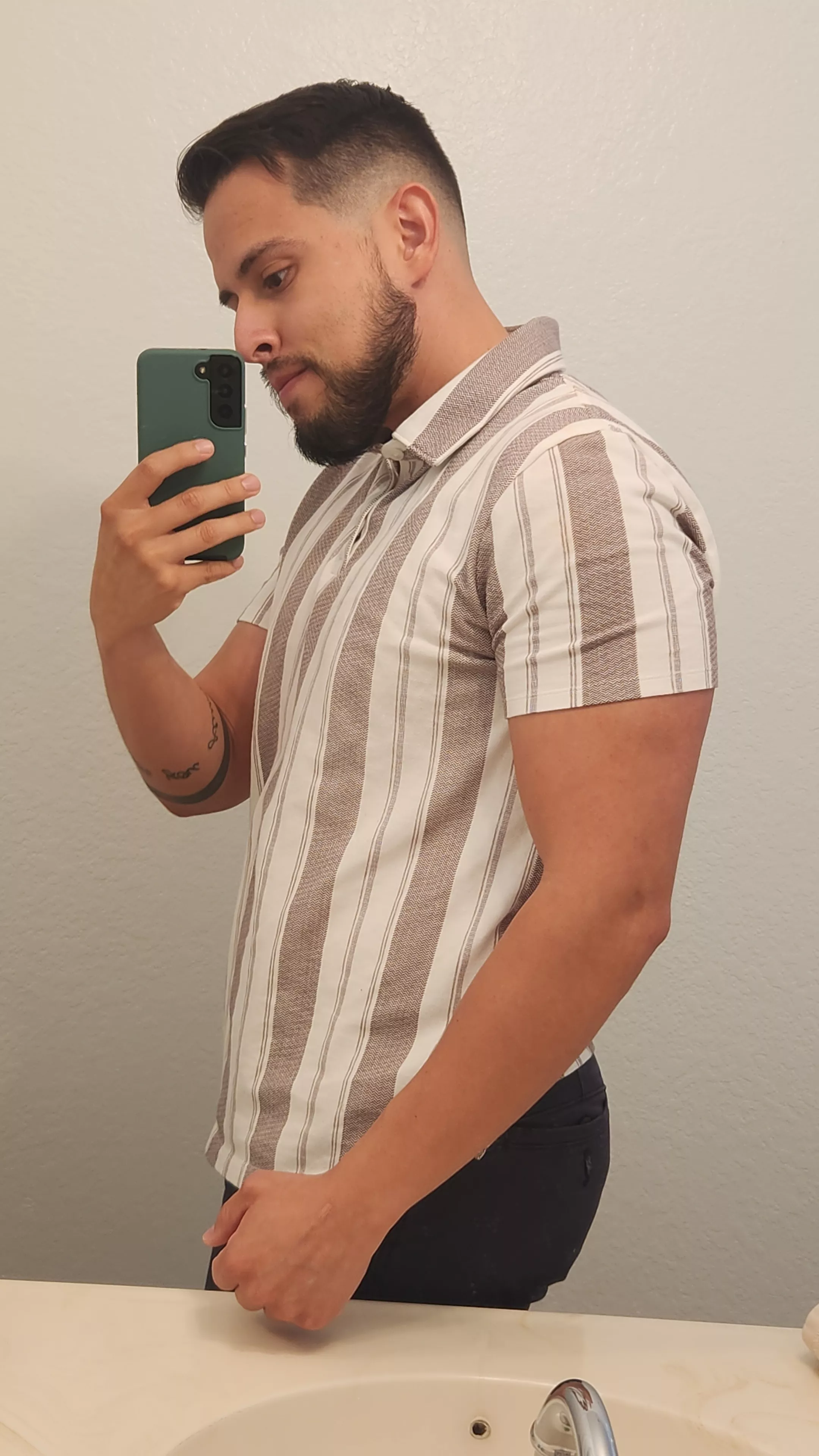 Is anyone else in love with striped clothes now? 😆