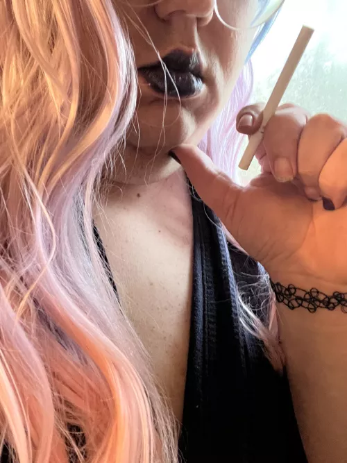 It’s a lovely morning, but no one is here to go down on me while I smoke