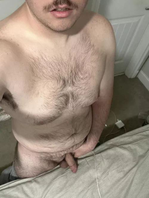 Just a relaxing Sunday, need someone to ride my face