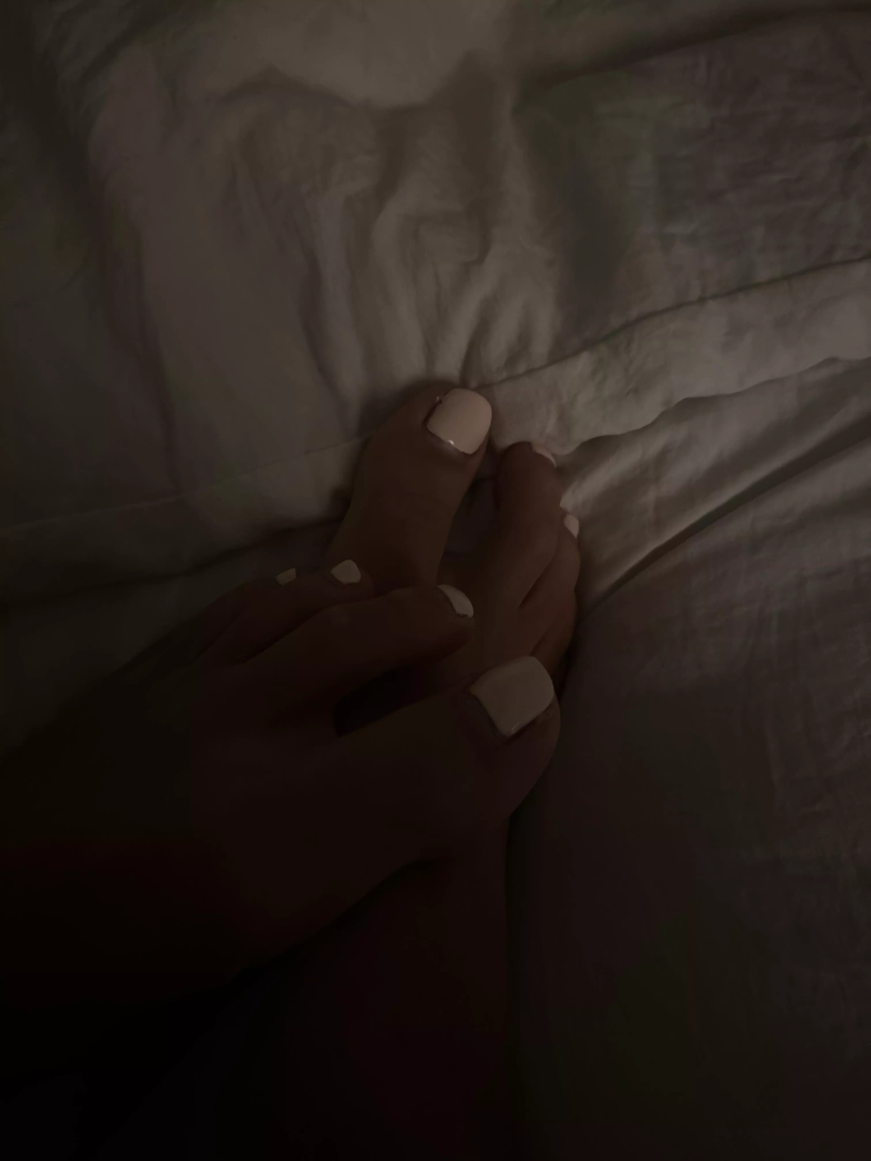 late night feet pics anyone?