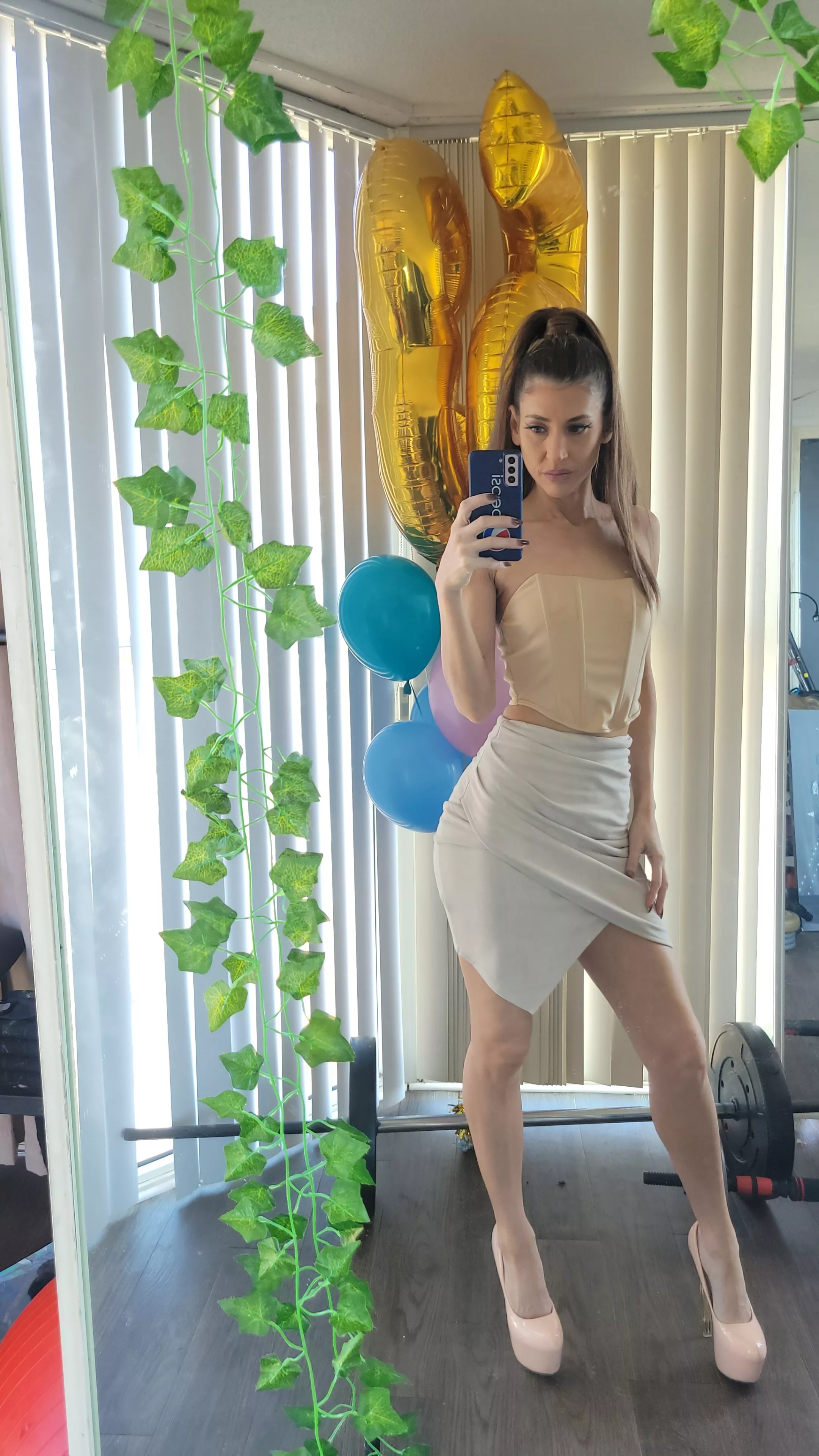 Mirror mirror on the wall. Am i the fliest of them all