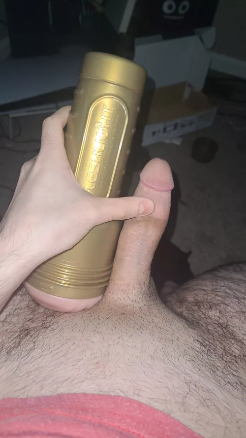 Not as big as I would like to be, but I'll rut you like no other~ enjoy the sight babes~