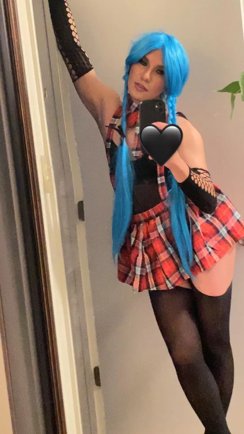 Rate my school girl outfit, please ?