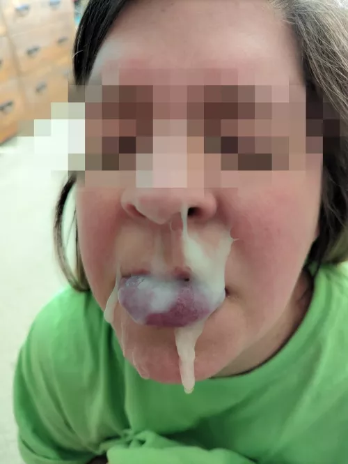 Shoot your load all over my face 😋