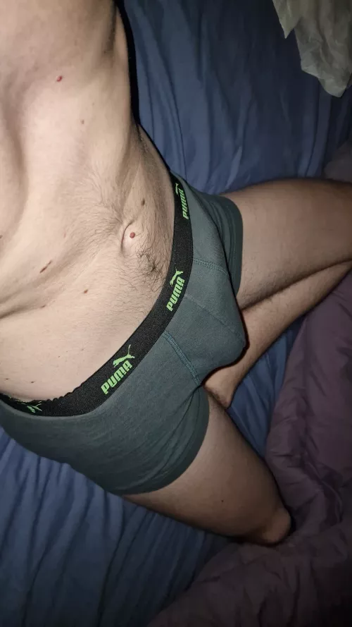 Tell me what you'd do if I would be in bed like this waiting for you 😏