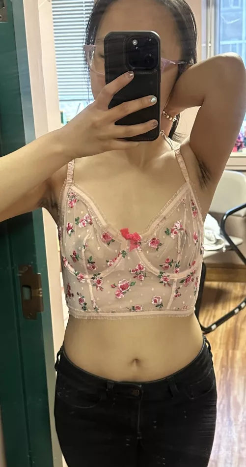 This top is cute but I don’t really fill the chest area 😭