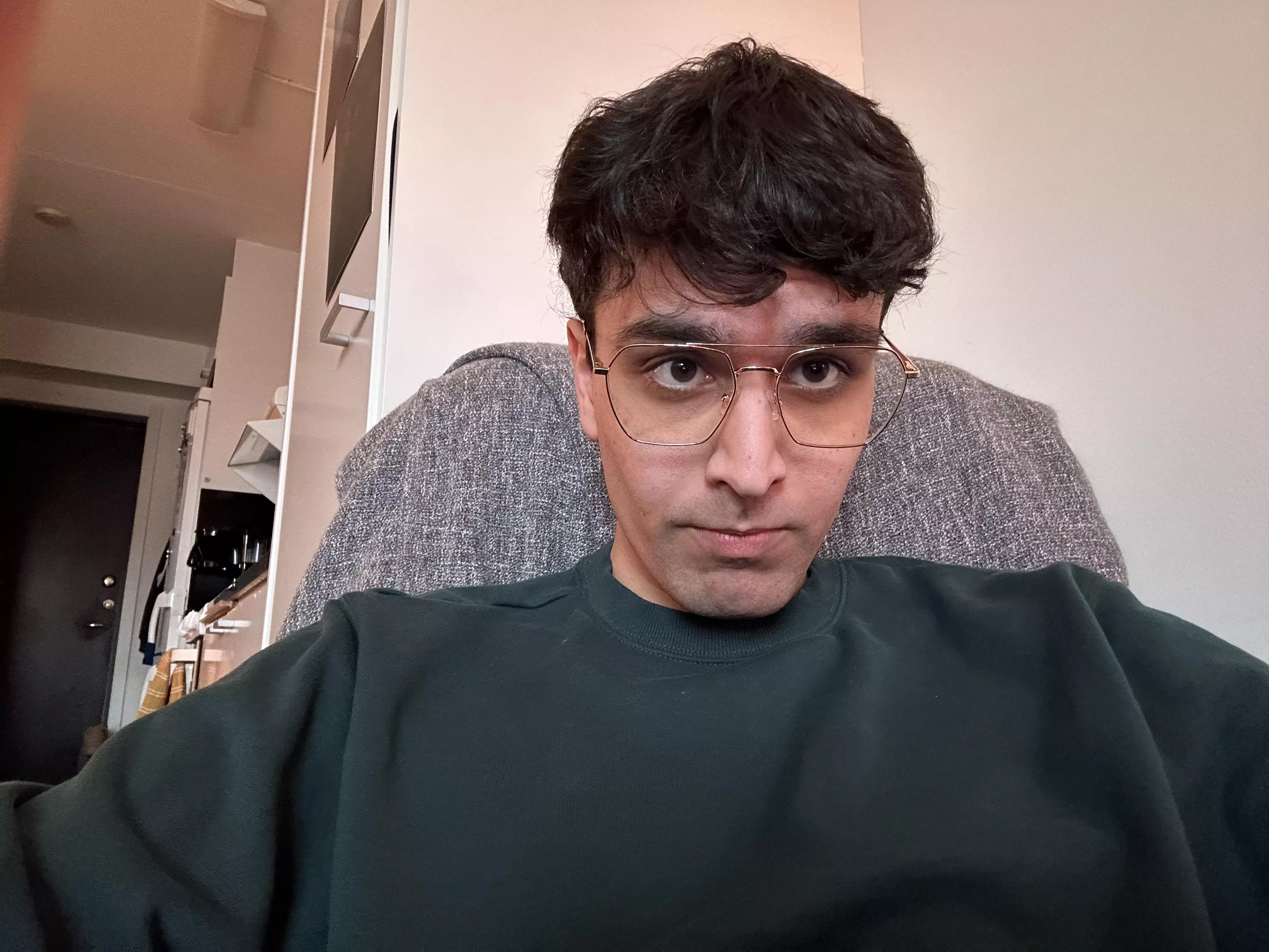 Trying out my new phone and I don’t like the caky quality in the new iphones :/