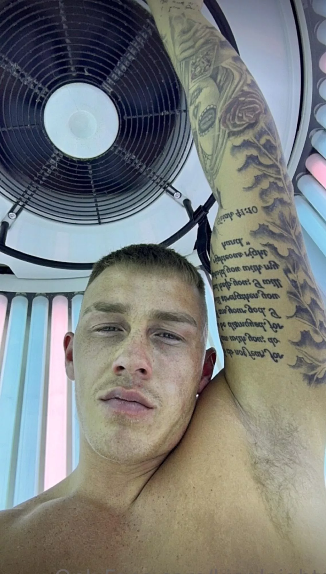 Who is sniffing and licking a real mans pits!?