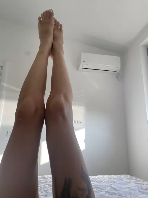 would you like to cum right on my feet?