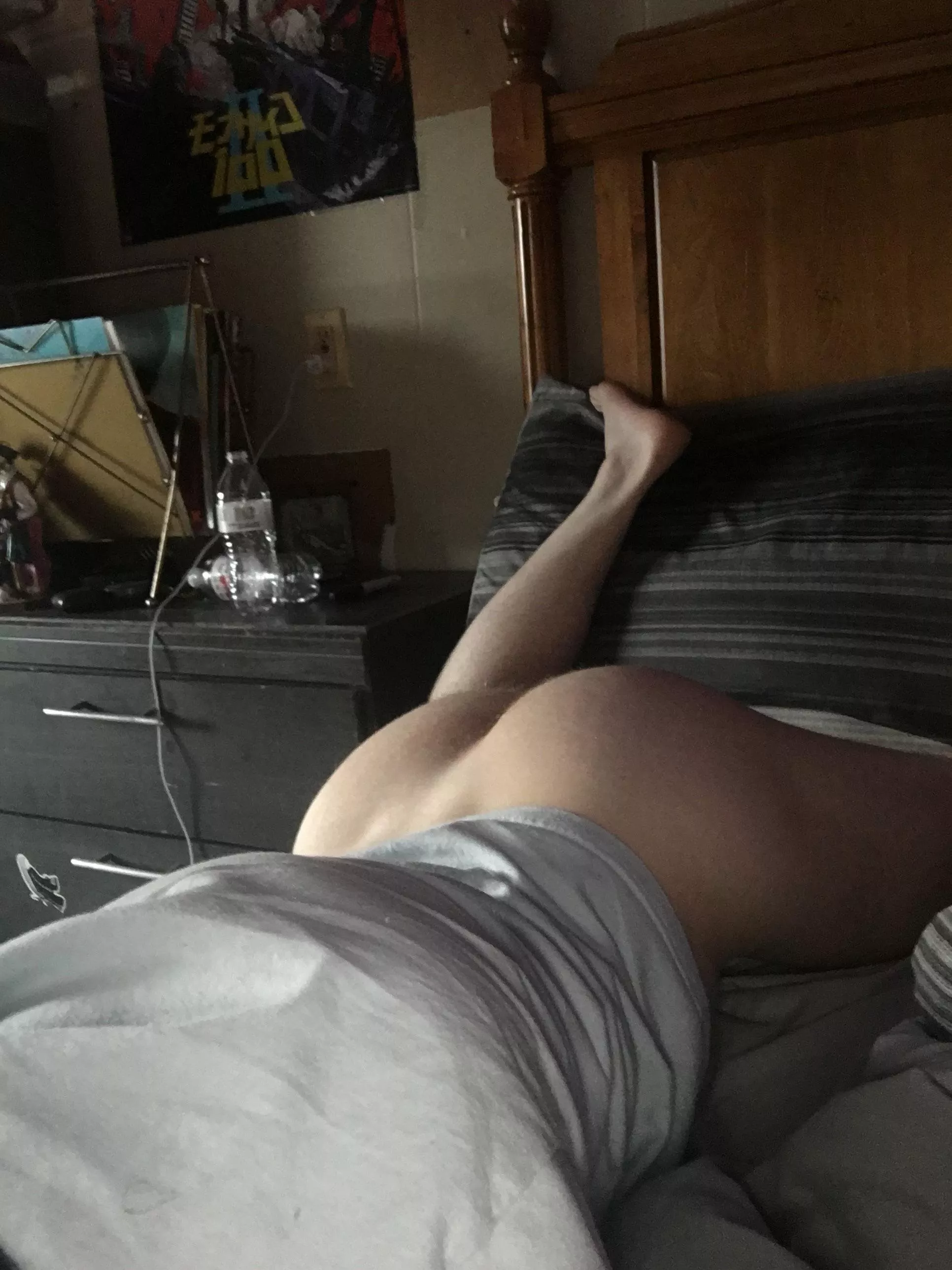 18 need a freaky hung guy who wants some twink🍑 snap is kylegulpin